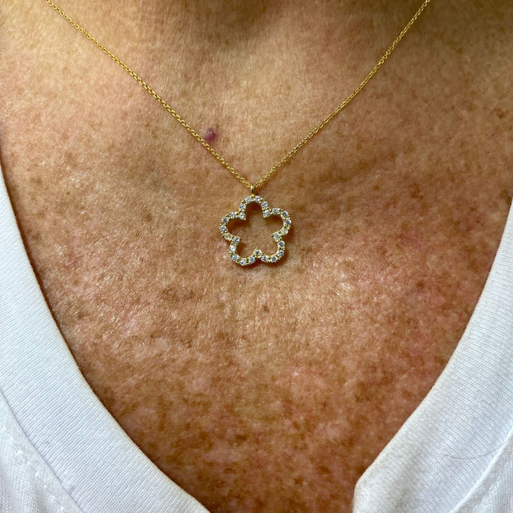 Collar Flor Con Zirconias 10k 45cm